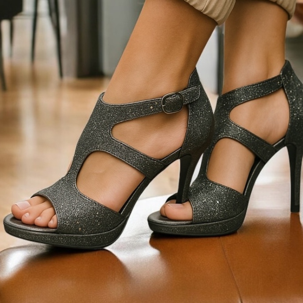 Stuart Weitzman luxury beautiful sparkle black T-strap cocktail heels!